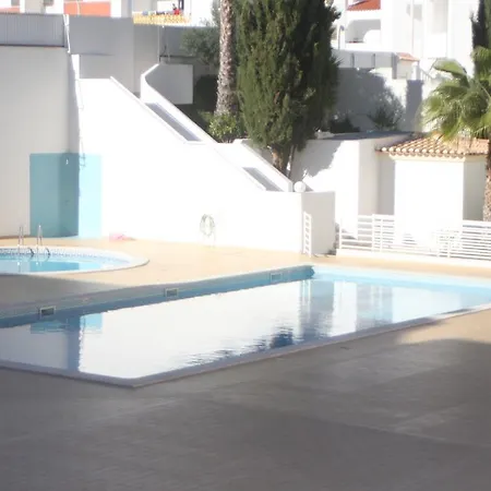 Lovely New W/ Pool Appartement