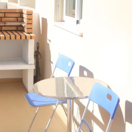 Lovely New W/ Pool Apartment