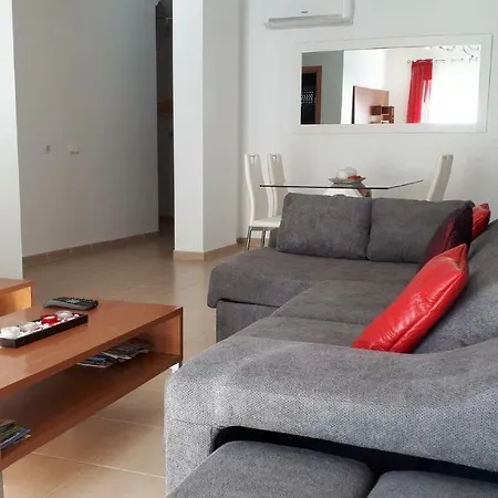 Lovely New W/ Pool Apartment